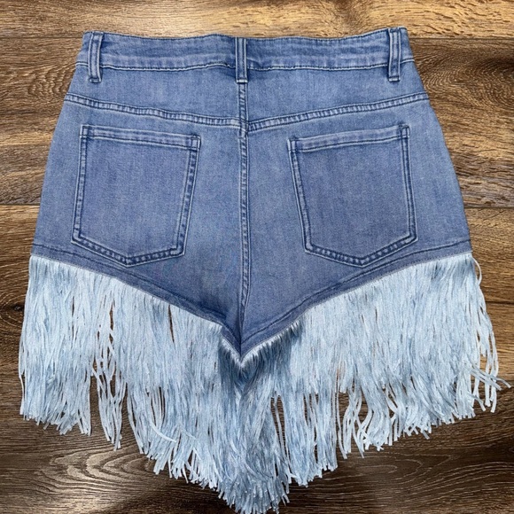 NWT 💙 OYROSY Fringe Distressed Denim Shorts Light Wash Size M - Picture 5 of 12